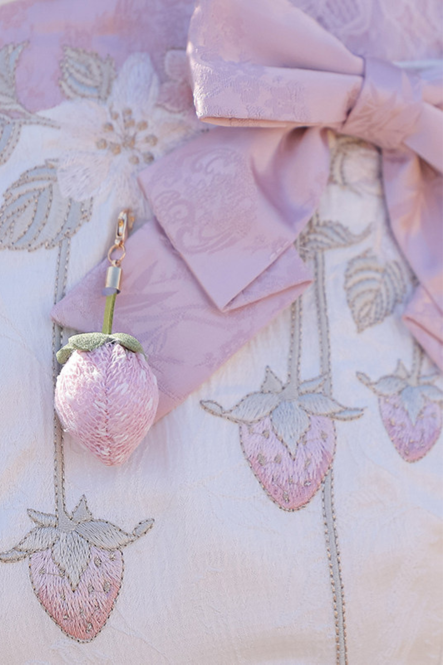 ストロベリースイートチャイナノースリーブドレス