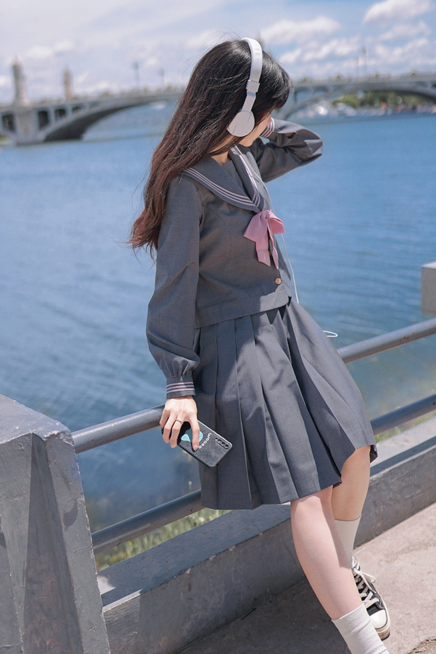 Matrosen-Oberteil + Plisseerock + Socken + Gürtel + Schleife