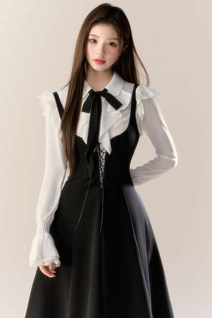 フレンチブラウス+サスペンダースカート