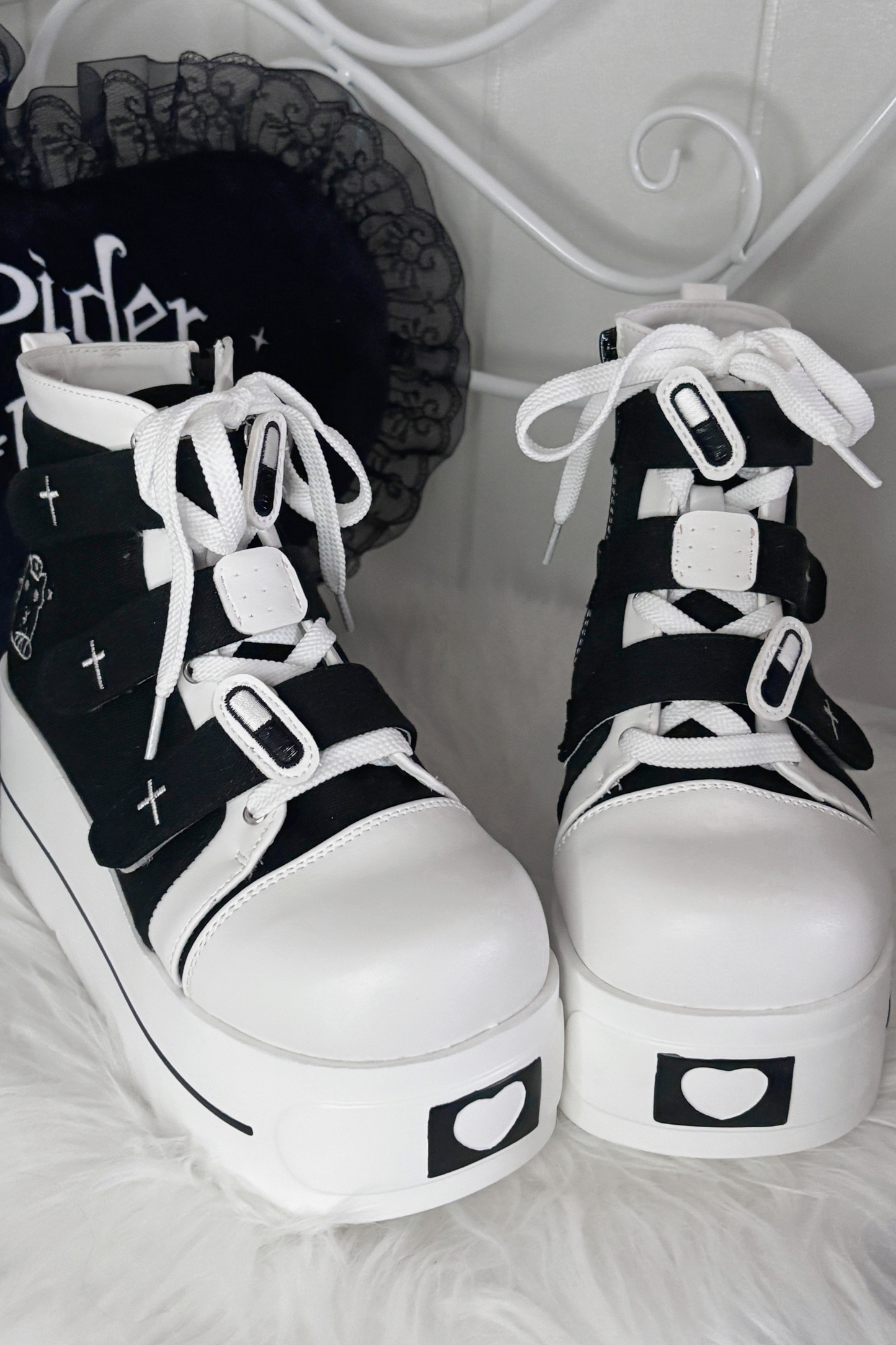 Subculture Round Toe Canvas Shoes