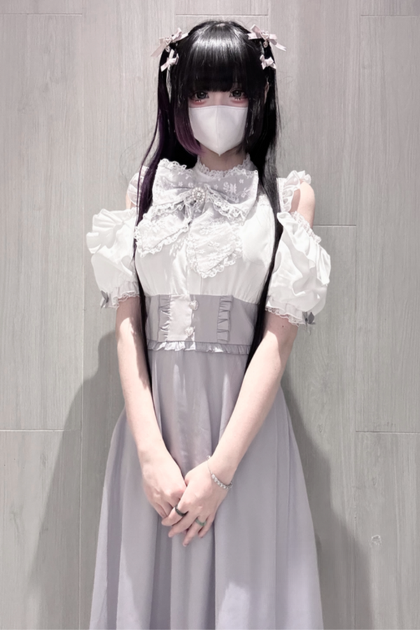 オフショルダーダークプリンセスドレス