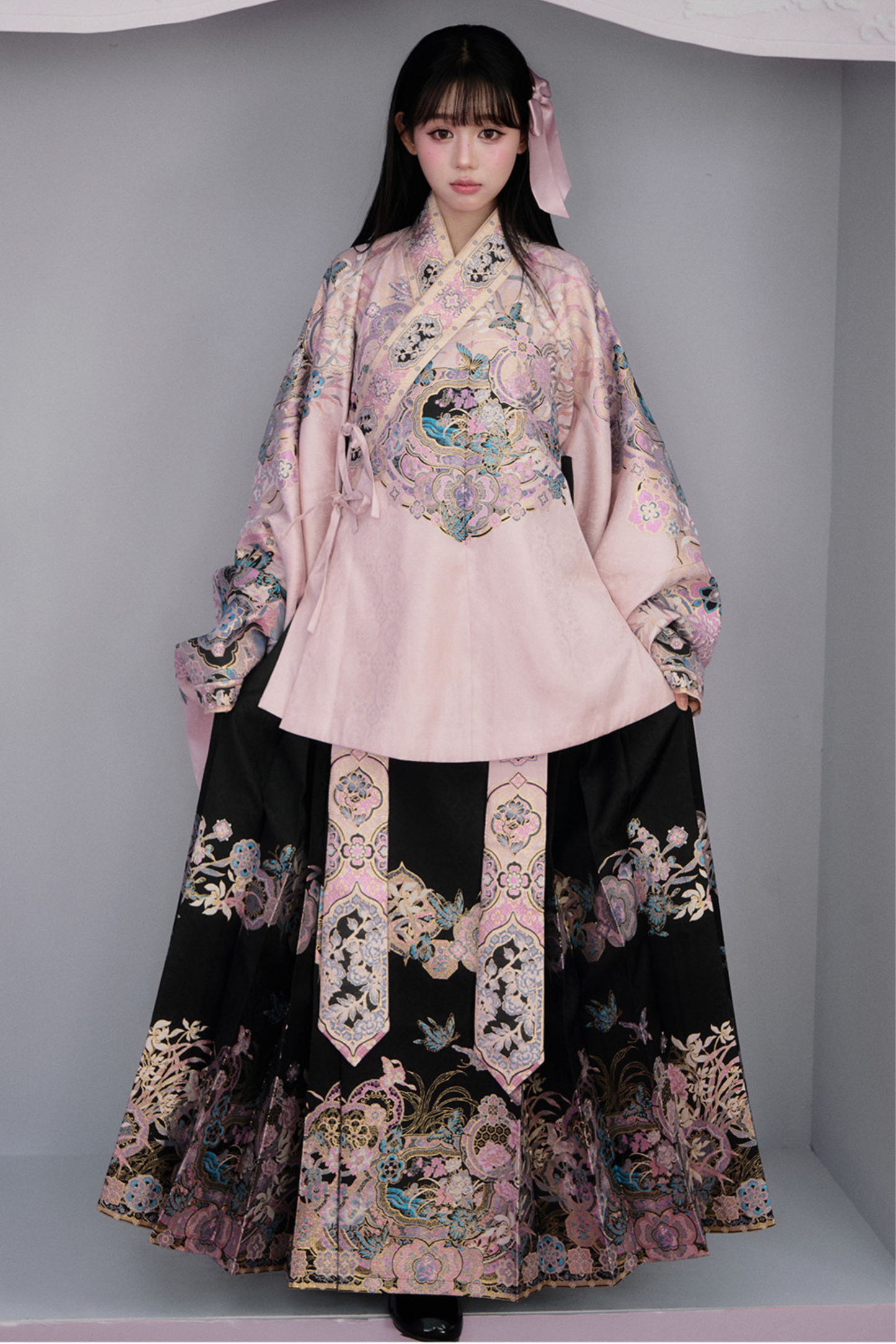 Süße China-Jacke + Plisseerock + Accessoires