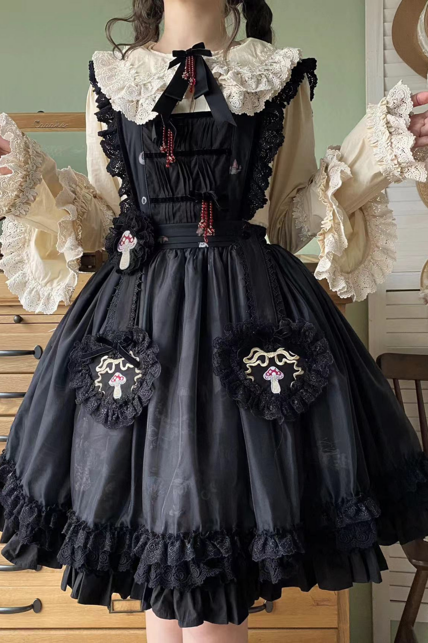 リフティングビーズゴシックストラッププリントドレス