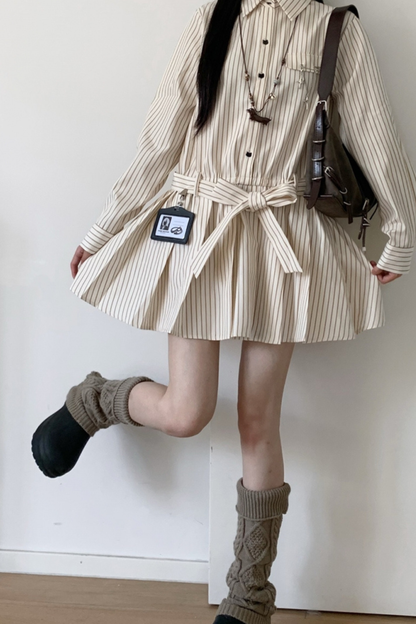 メープルトレンチコート+フードトップス+チェックスカート+シャツドレス