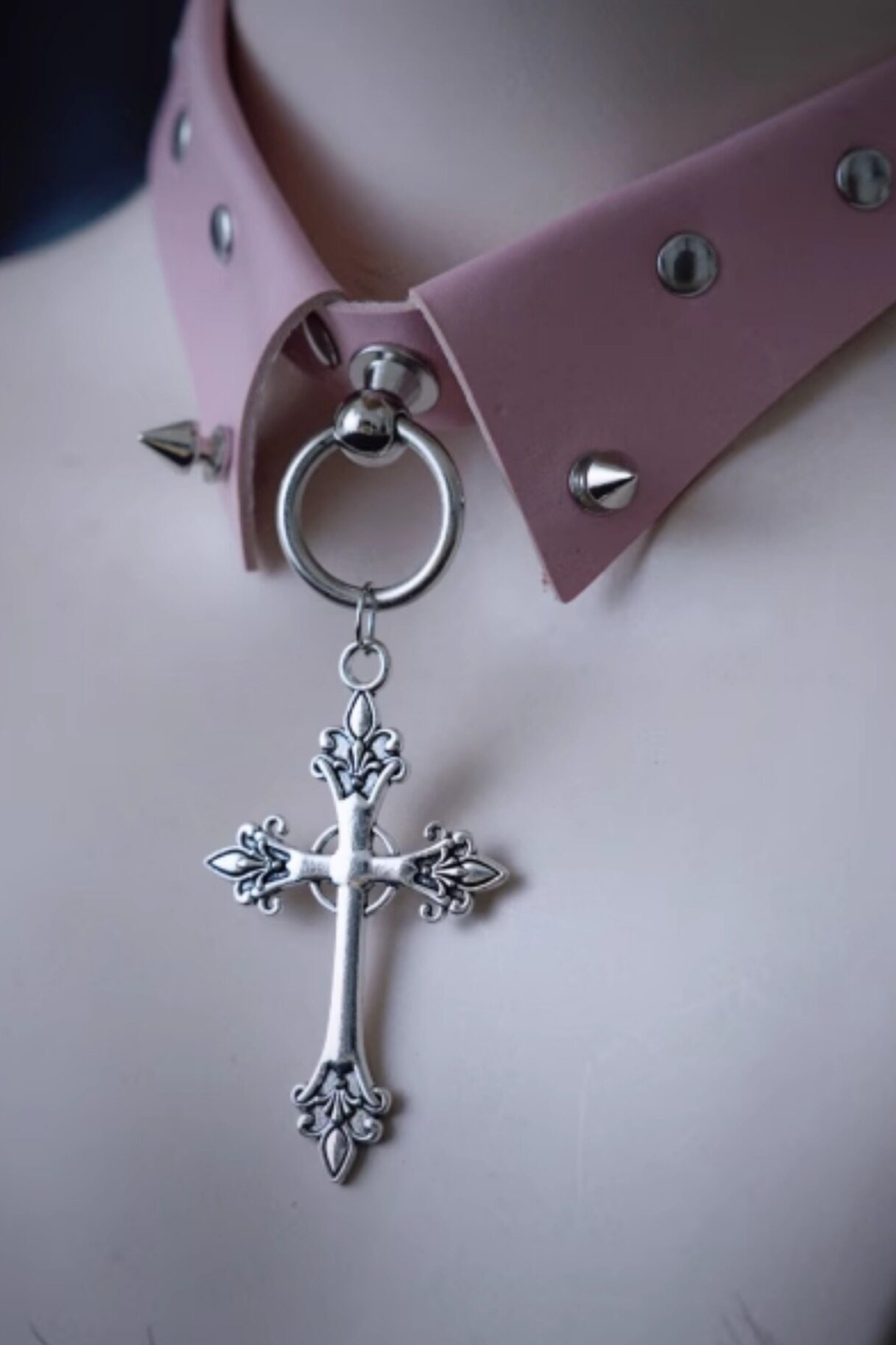 ストレンジクロスチョーカー