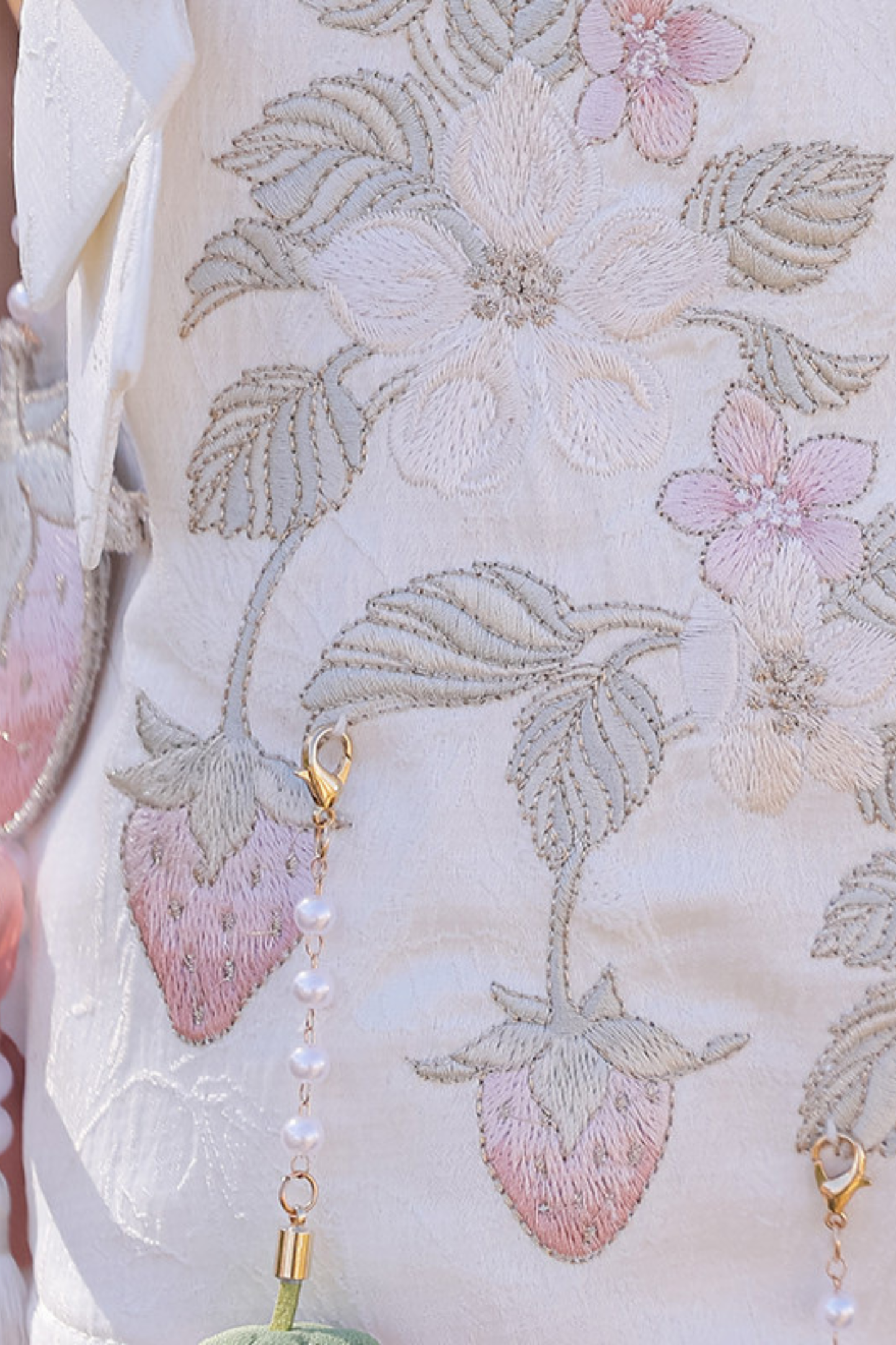 ストロベリースイートチャイナノースリーブドレス