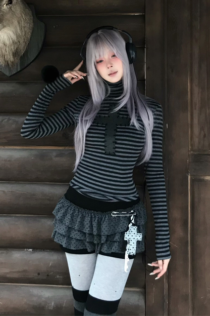 クロスハイネックトップス+パンツスカート+ペンダント