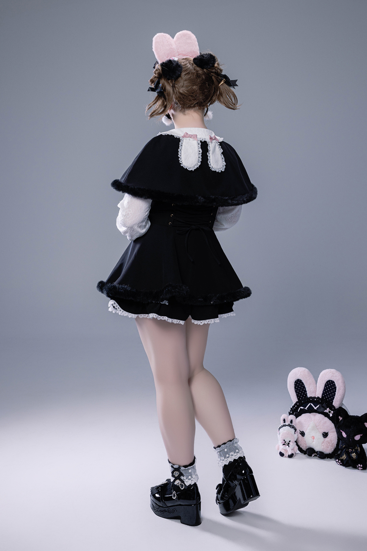 Fluffy cute cape + top + pants + brooch