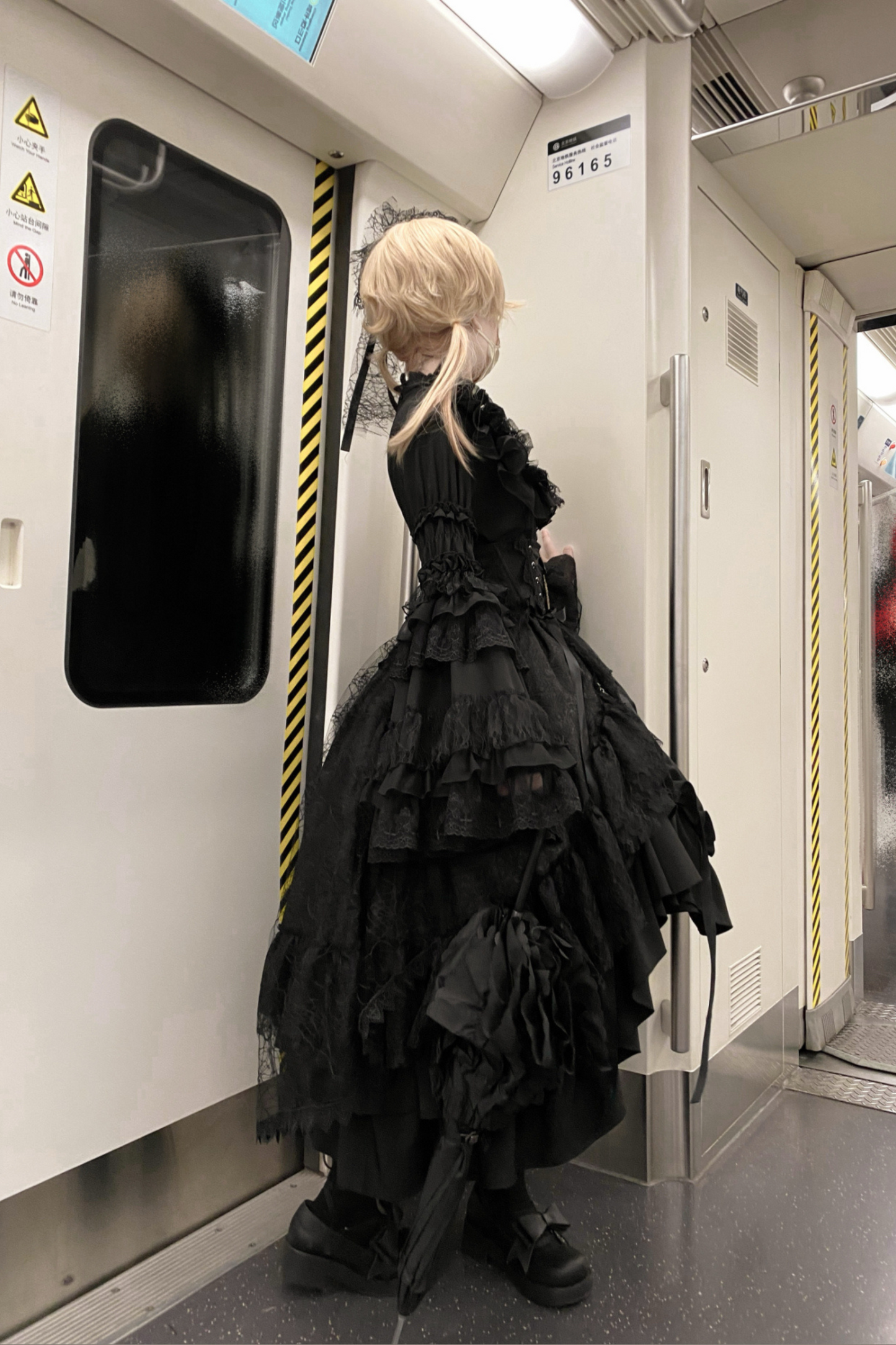 ゴシックスーパーゴージャスジスリーブロリータシャツ+フリルスカート+ハット