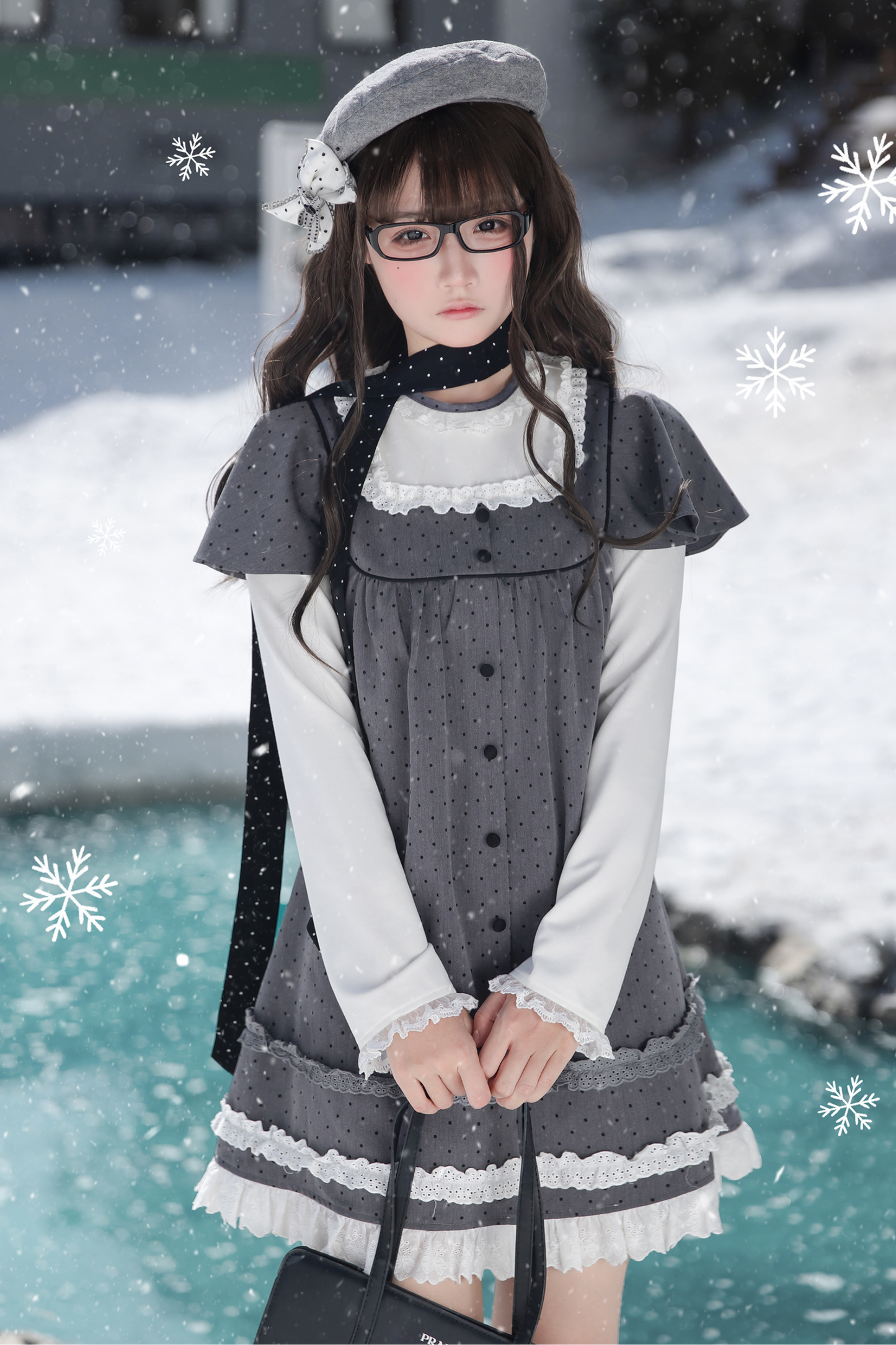 グレイポルカドットドールドレス+ベレー帽