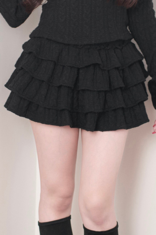 ケーブルニットトップス+ティアードスカート