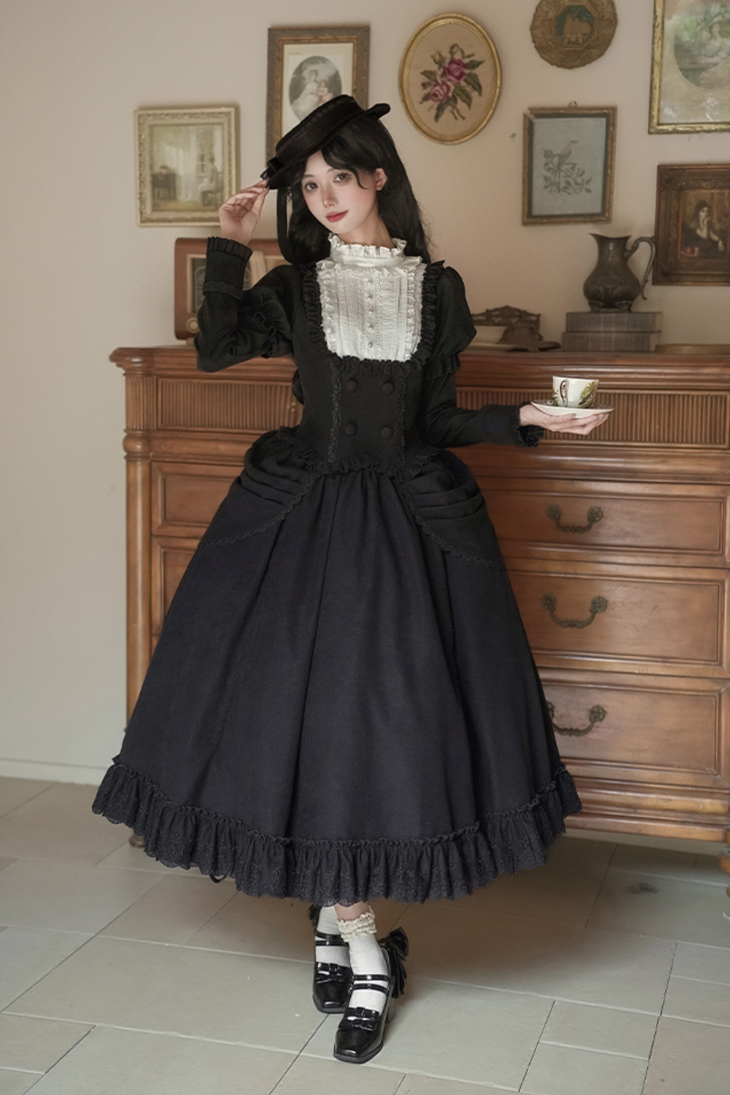 [Reservations] Classical Top + Curtain Skirt + Ribbon Collar + Hat