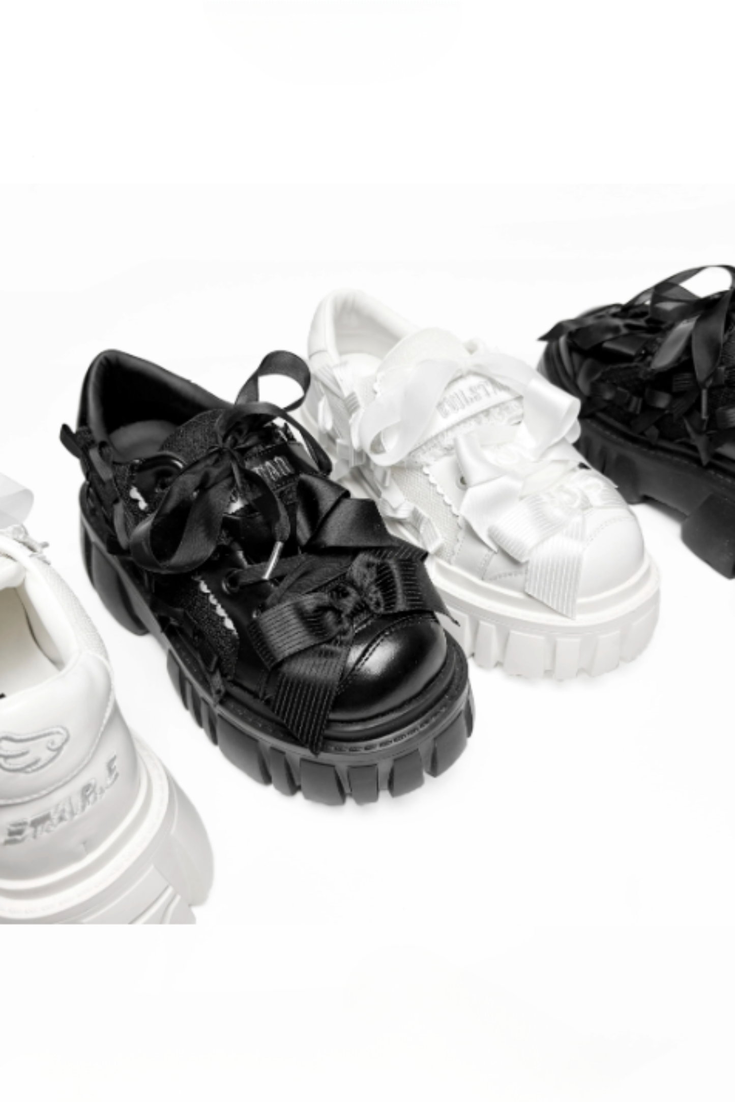 【12月8日予約締切】ブラックホワイトリボンエンジェルプラットフォームパンクサブカルスニーカー