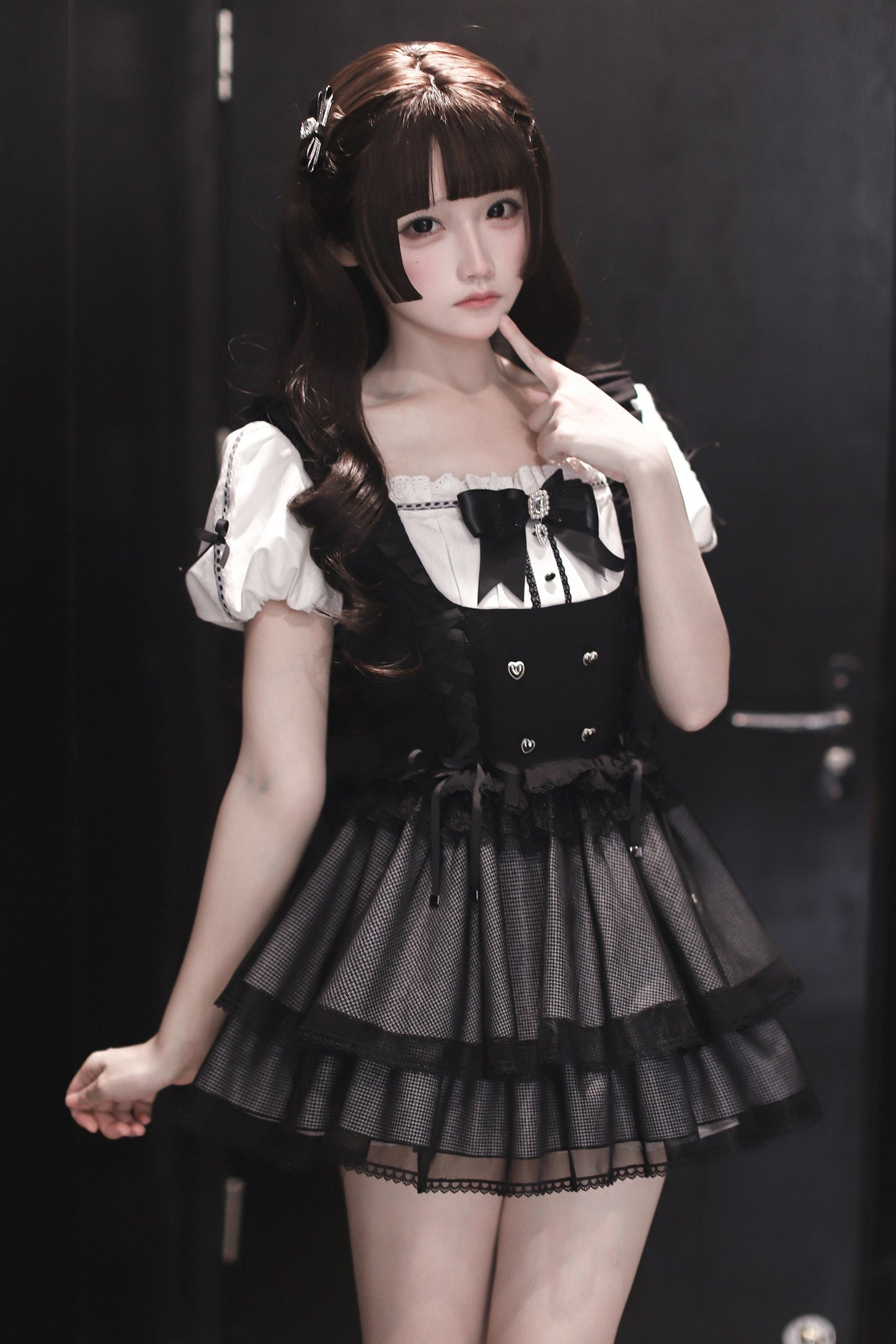 Ecomi Satin-Lagenkleid
