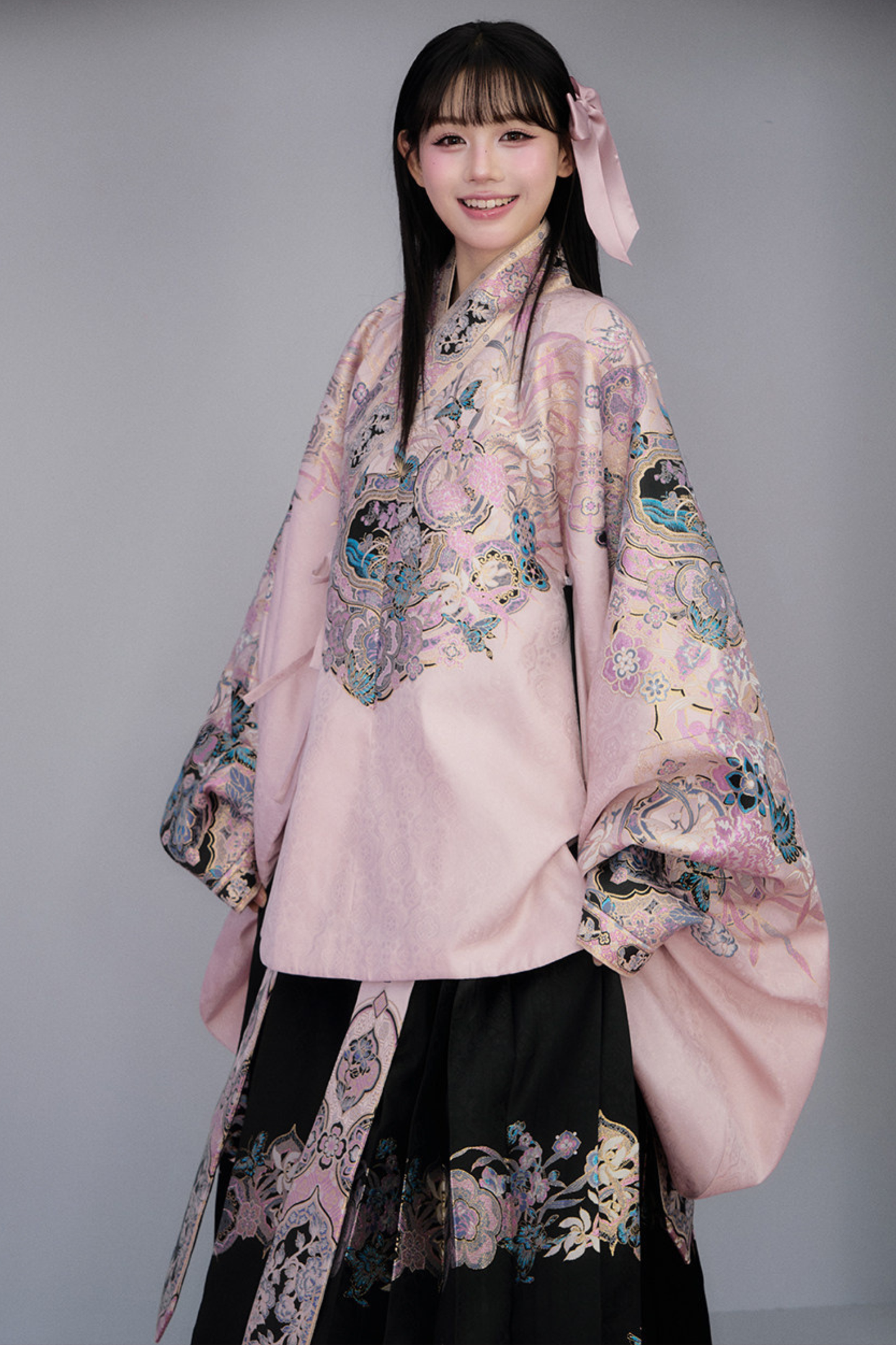 Süße China-Jacke + Plisseerock + Accessoires