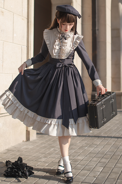 エレガントクラドレス+ケープ+蝶ネクタイ+ベレー帽+バッジ