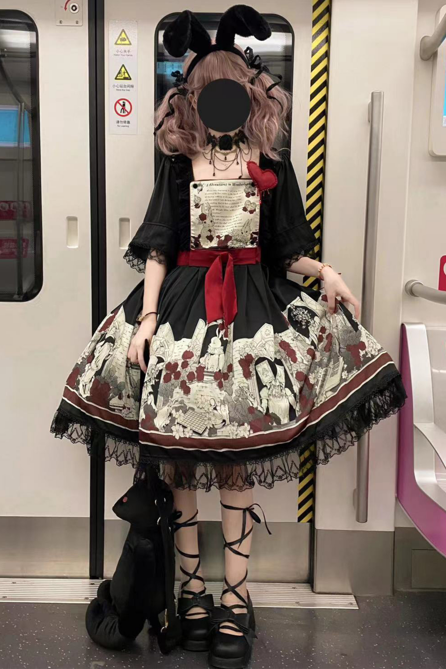 暗闇のアリスドールロリータドレス