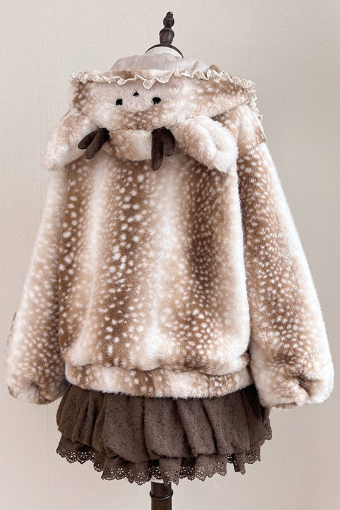 鹿柄フード付きホーンバックルファーコート