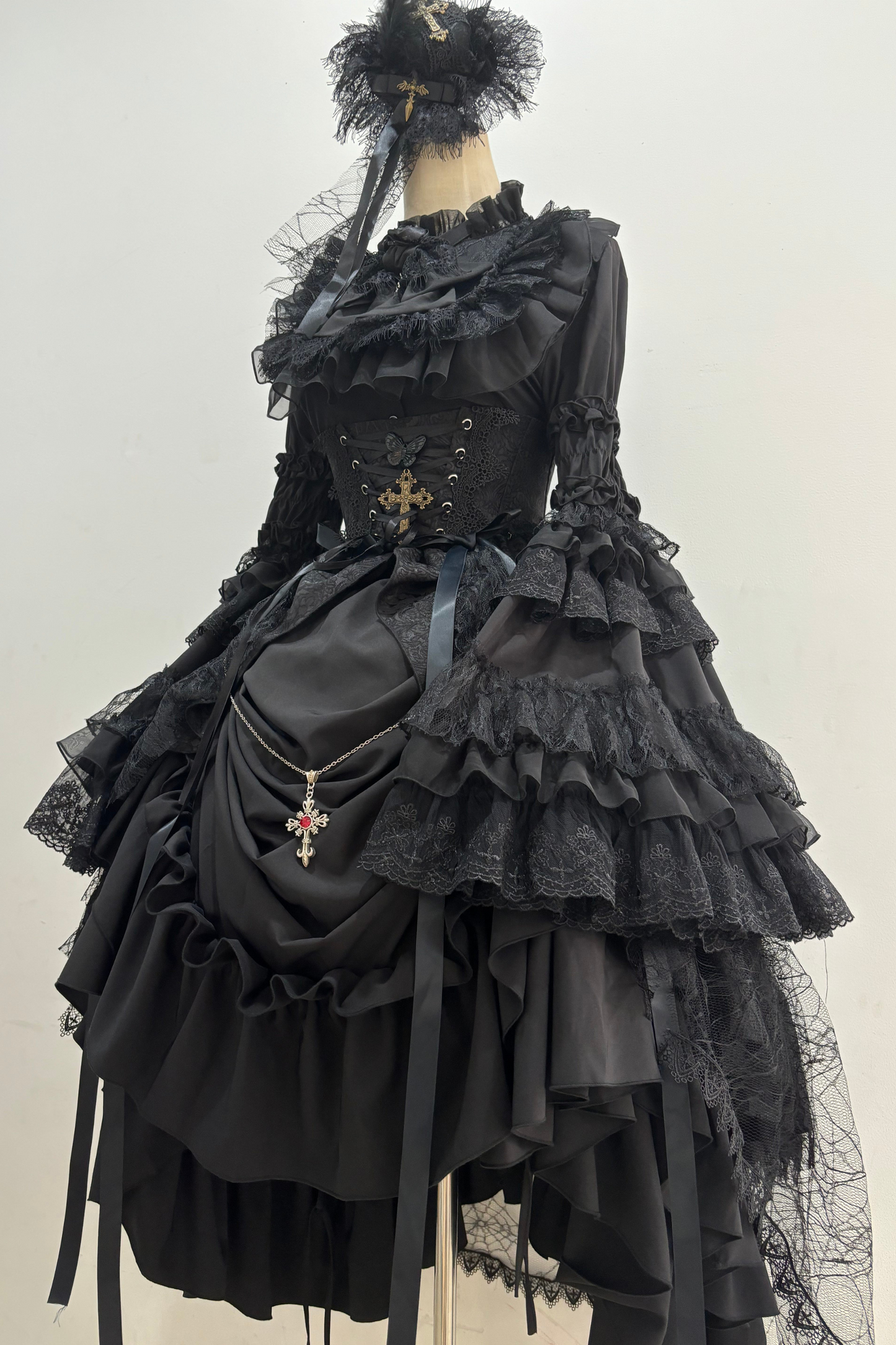 ゴシックスーパーゴージャスジスリーブロリータシャツ+フリルスカート+ハット