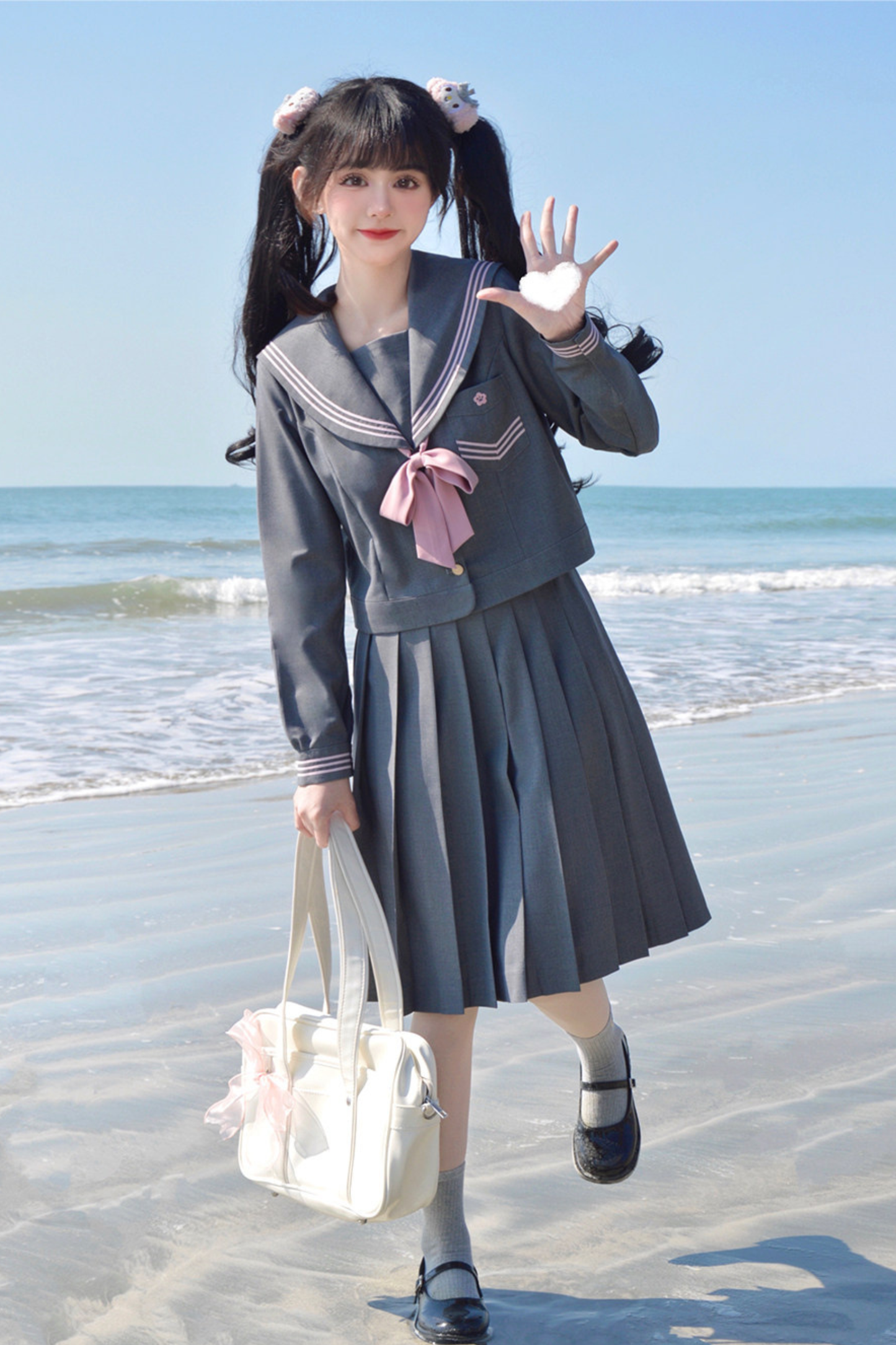 Matrosen-Oberteil + Plisseerock + Socken + Gürtel + Schleife