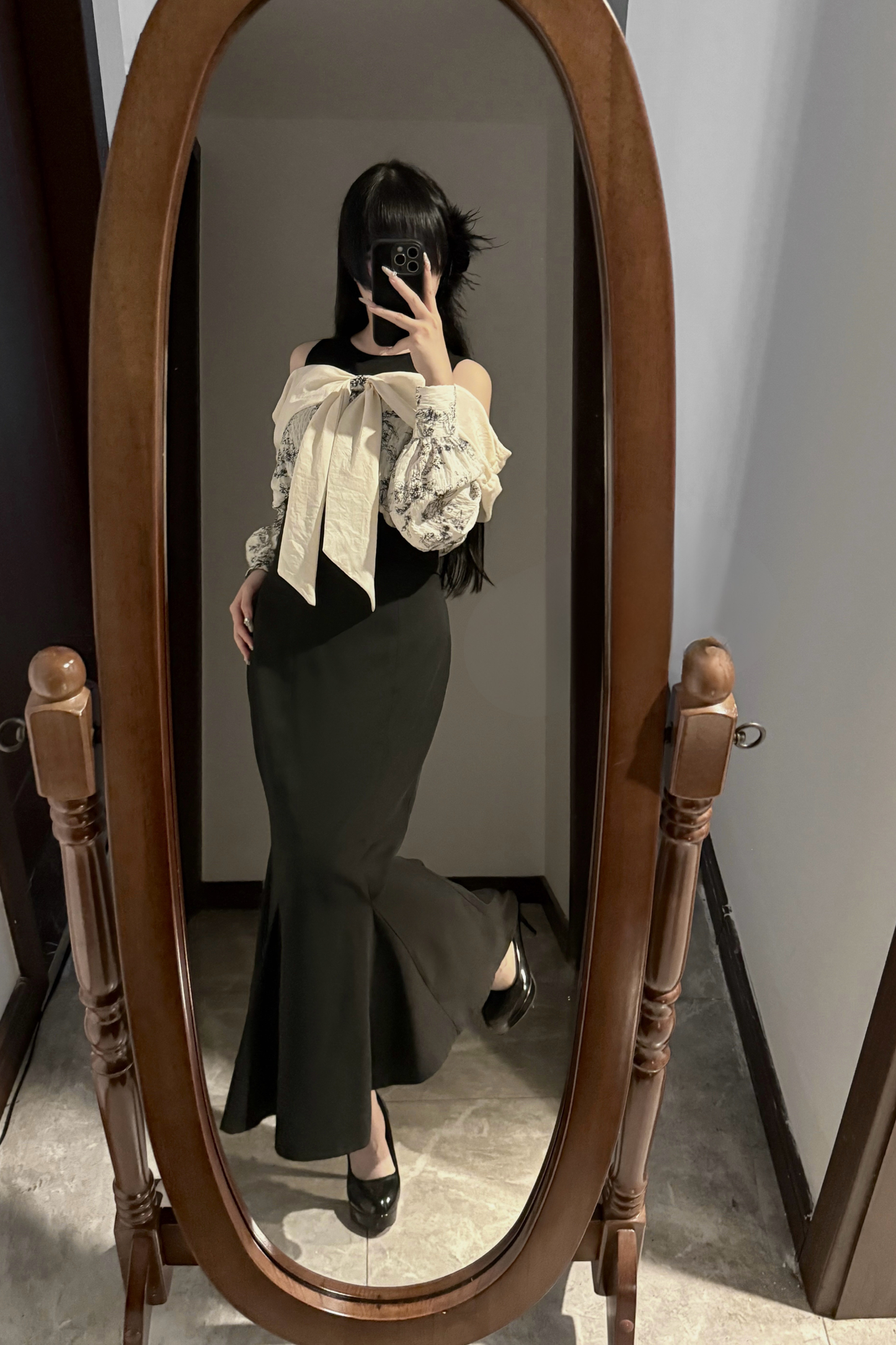 Off-the-shoulder top + mermaid skirt