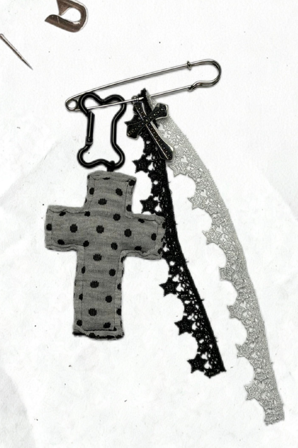 クロスハイネックトップス+パンツスカート+ペンダント