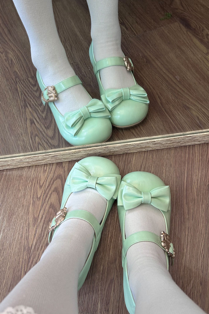 Glossy Sheep Bowknot Shoes