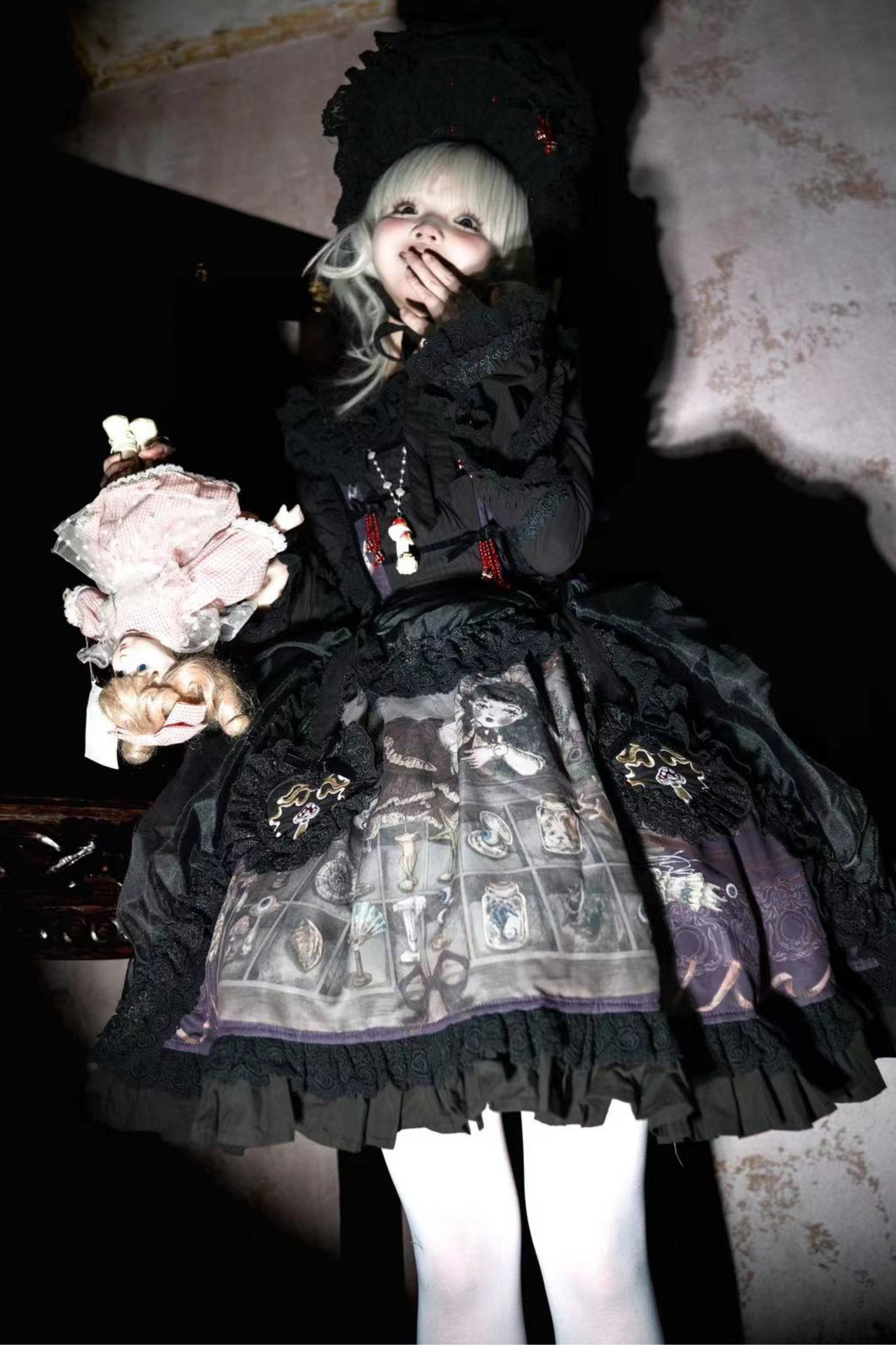 リフティングビーズゴシックストラッププリントドレス