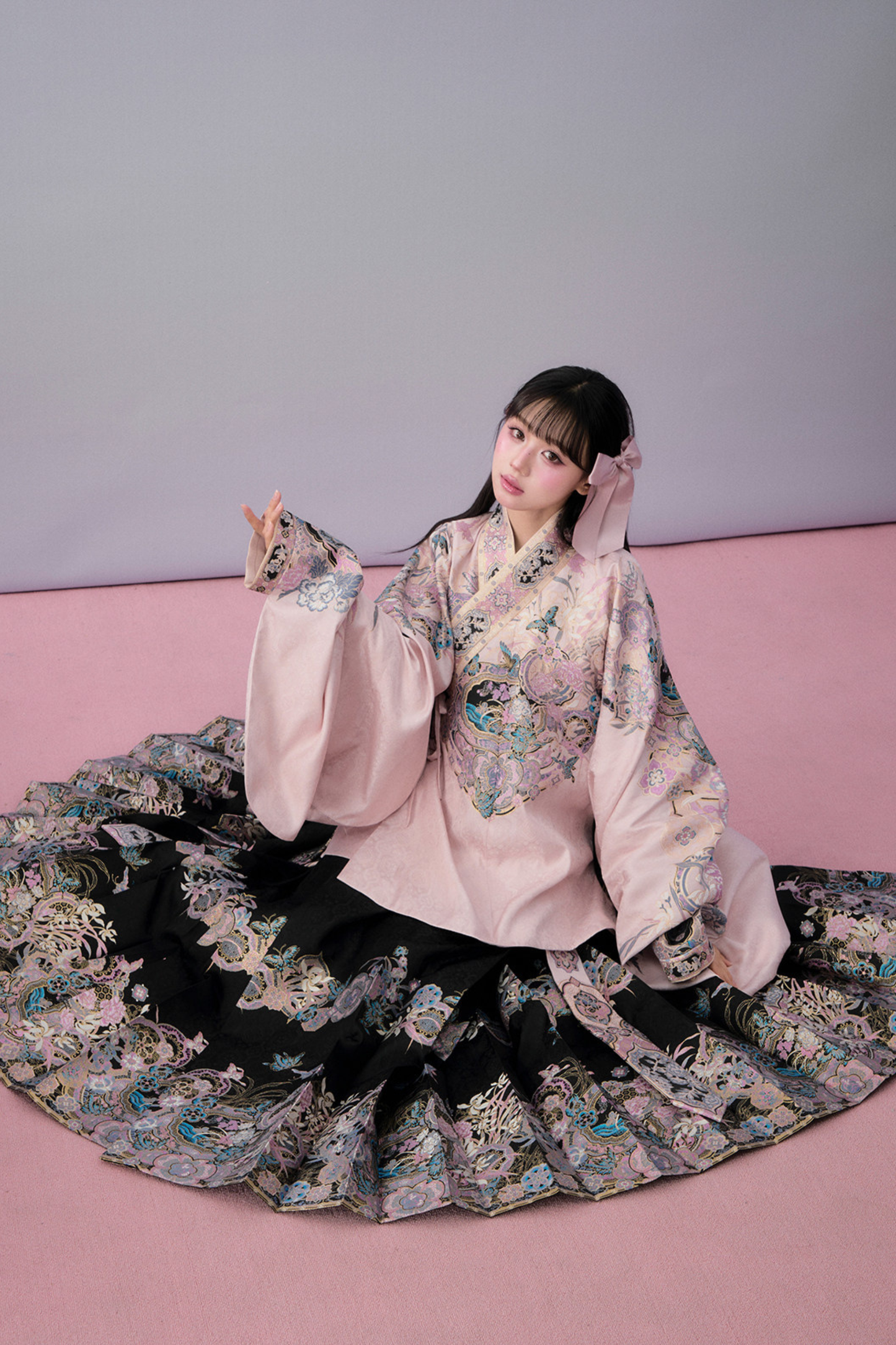 Süße China-Jacke + Plisseerock + Accessoires