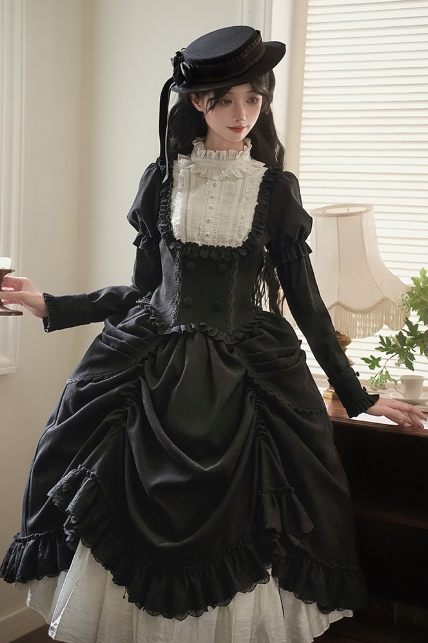 [Reservations] Classical Top + Curtain Skirt + Ribbon Collar + Hat