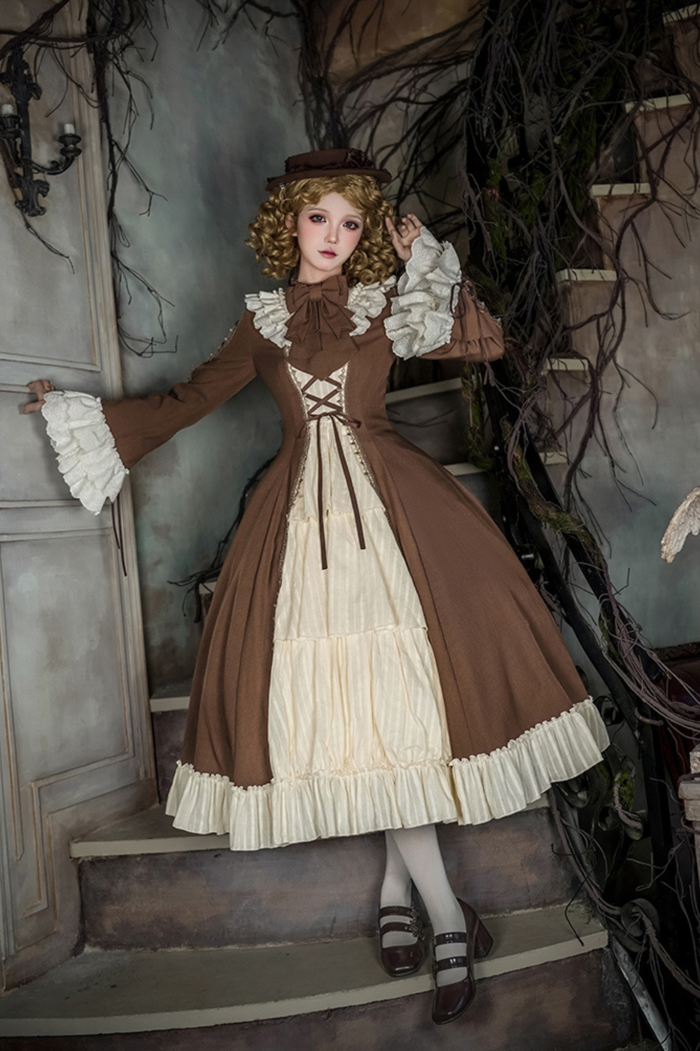 レーススタンドカラーフレアスリーブツインドールロリータドレス+カラー+ハット