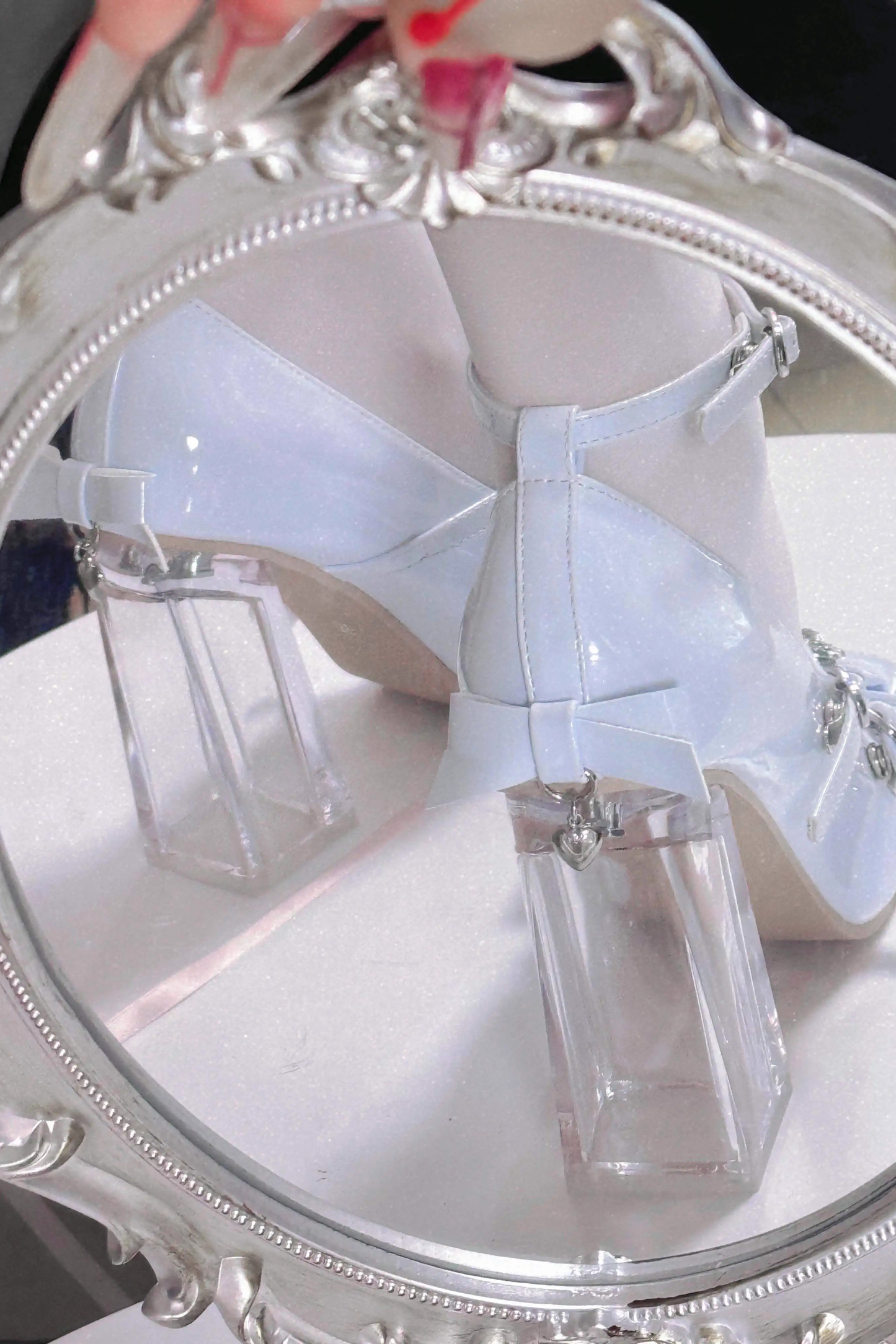 ラブバックルクリスタルヒールシューズ