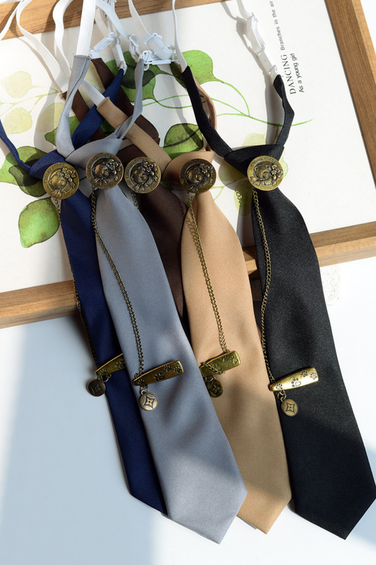 Bare Button Mode Necktie