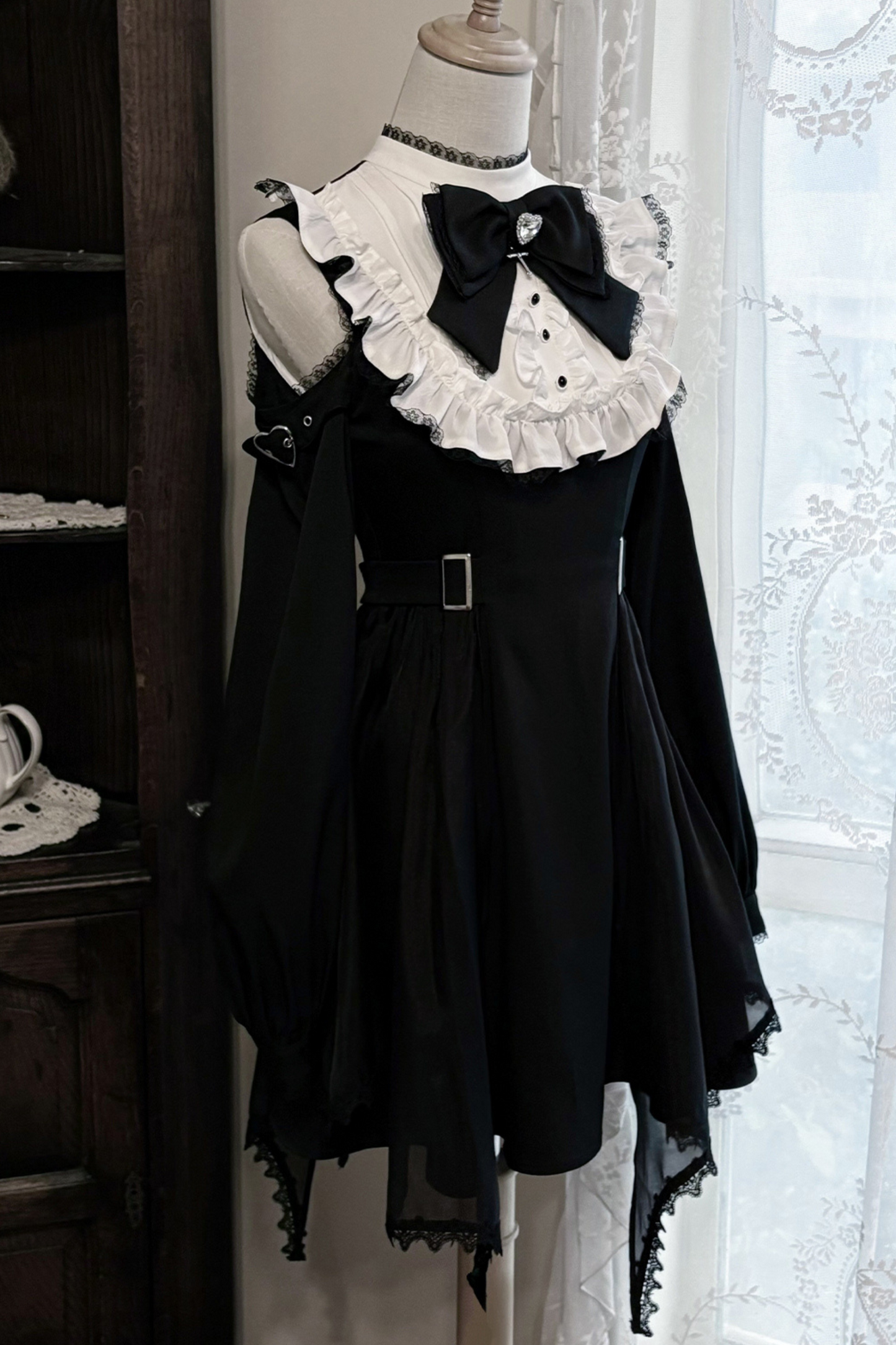 Subculture Dark Lace Off-the-shoulder Dress