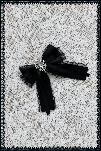 【11月15日予約締切】White Ruffle Trim Lace Sleeve Blouse＋Black White Pearl Bow Tiered Houndstooth Skirt＋Rhinestone Lace Ribbon Brooch