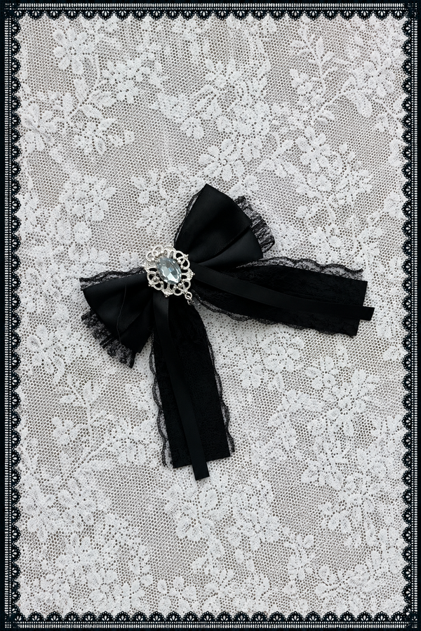【11月15日予約締切】White Ruffle Trim Lace Sleeve Blouse＋Black White Pearl Bow Tiered Houndstooth Skirt＋Rhinestone Lace Ribbon Brooch