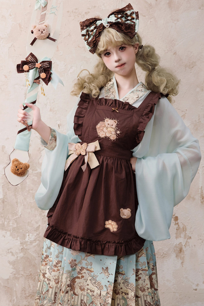 Kleines Bär-Dessert-Haus-Kleid + Rock + Schürze + Brosche + Überrock