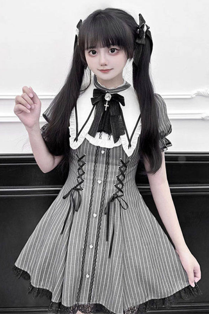 Dark Kawaii Schnür-Streifenkleid