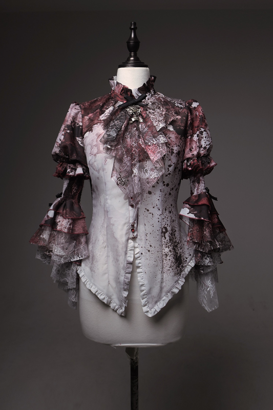 【12月10日予約締切】Bloodstainedプリントフリルスタンドカラー姫袖シャツ