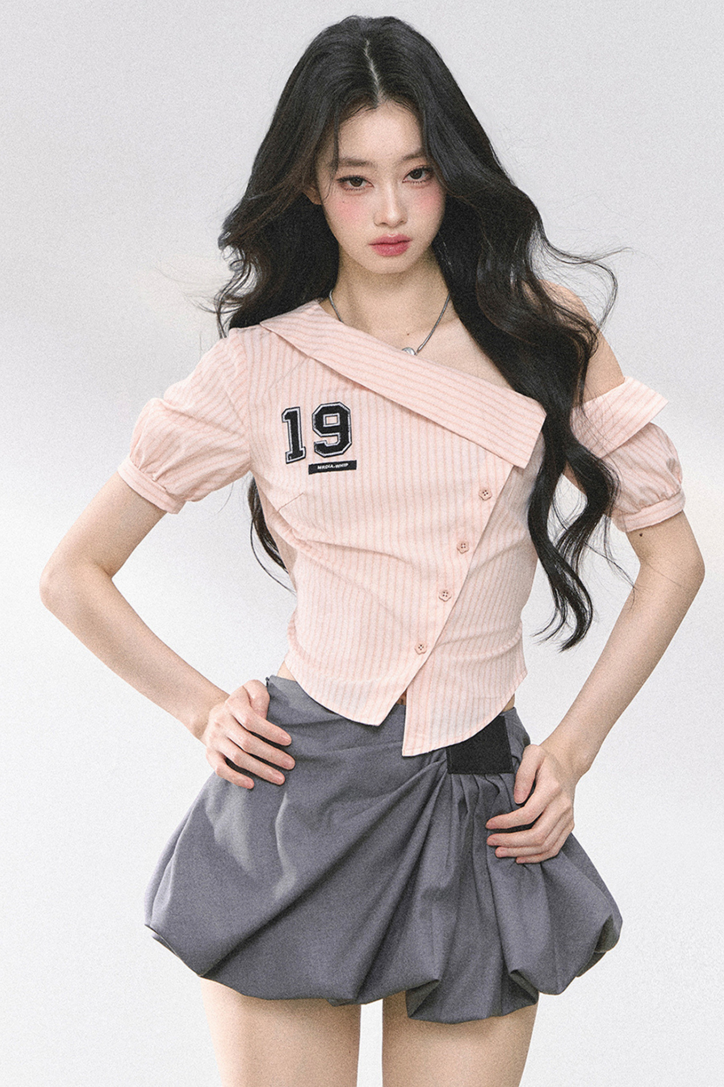 ワンショルダーロゴタイトトップス