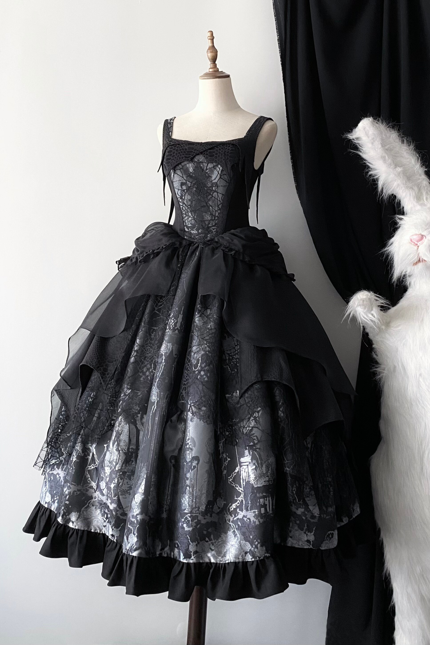 [Vorbestellung bis 29. März] Gothic-Puppen-Trägerrock + ausgestellter Rock