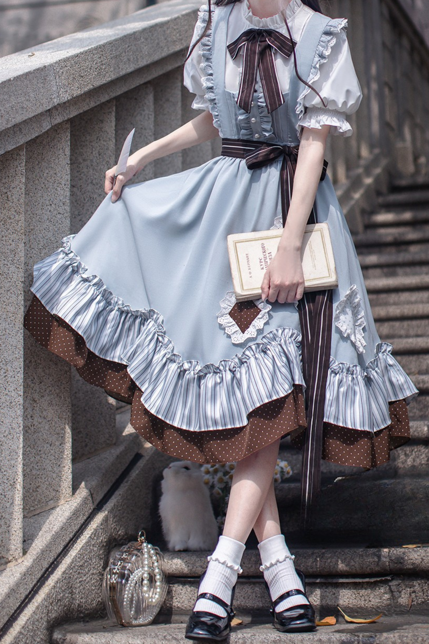 【予約商品】レトロアリス風サスペンダースカート＋シャツ＋リボンネクタイ＋ブローチ＋ヘアクリップ