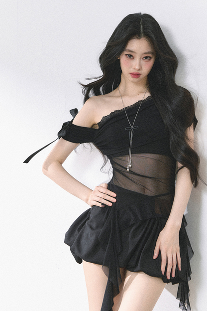 シアーオフショルダートップス