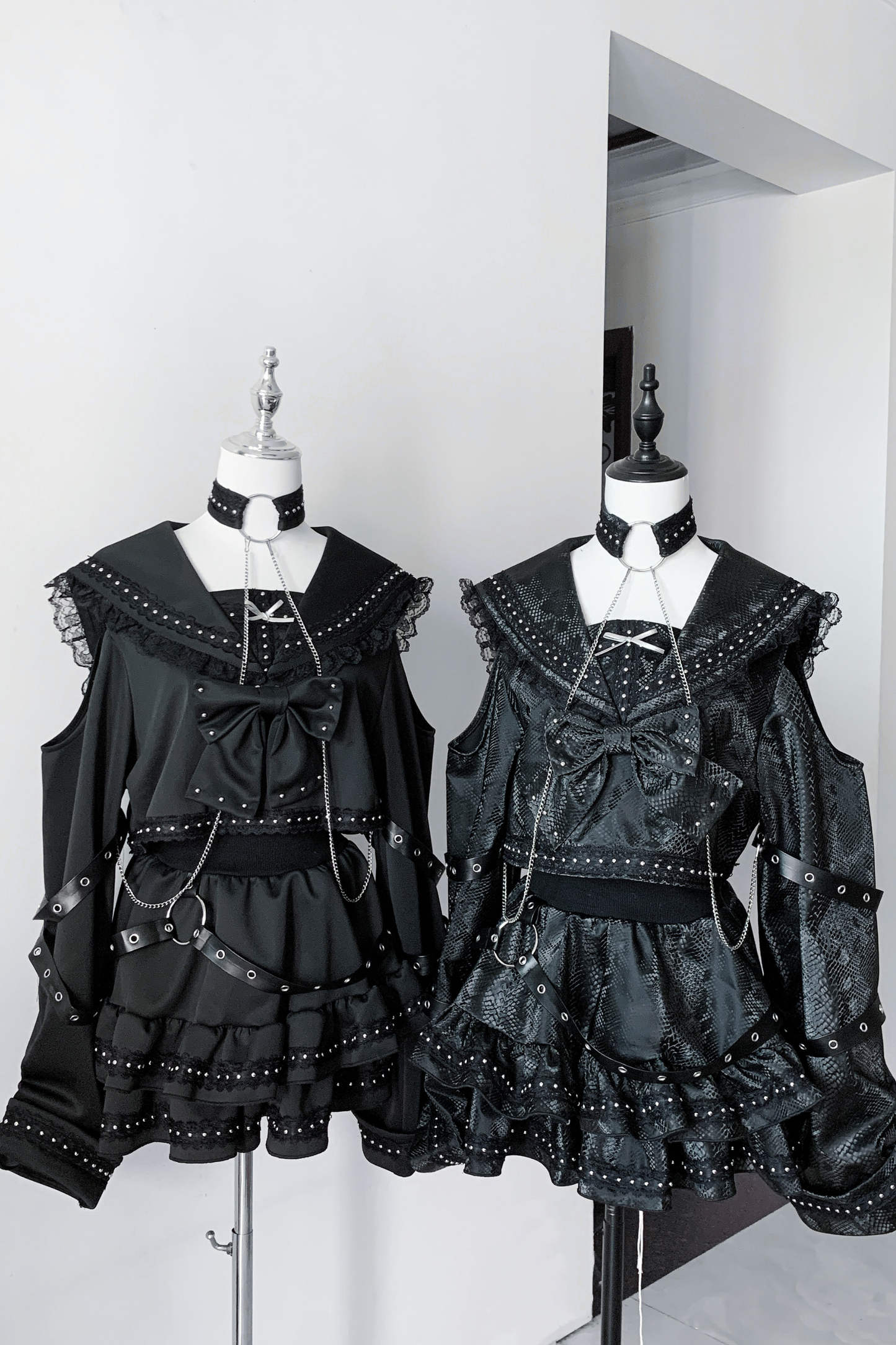 ダークレースアウトフィットトップス+スカート