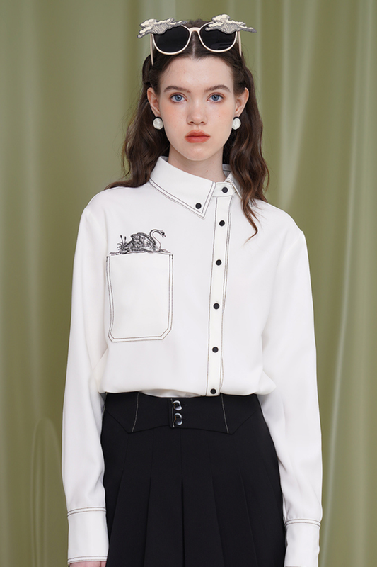 Swan genderless retro shirt