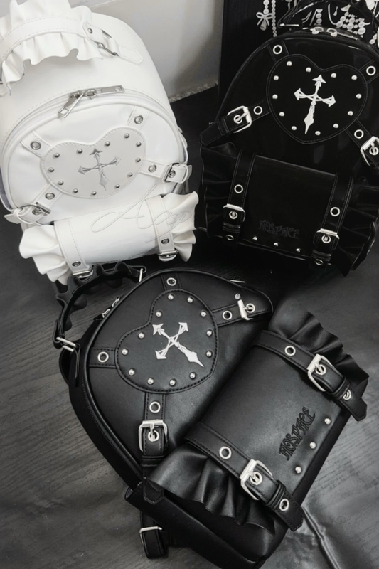 ダーククロスフリルリュック