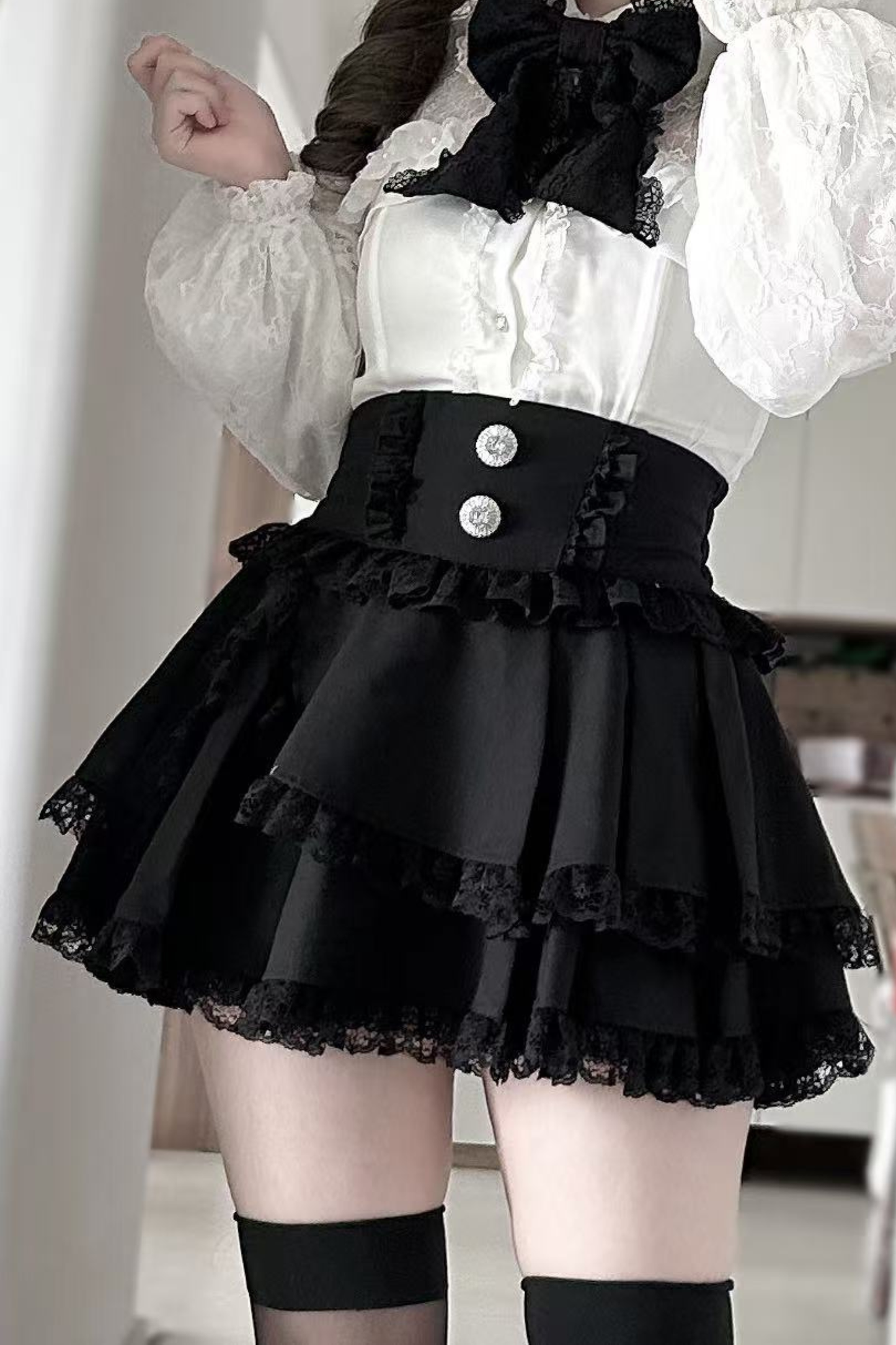 Lace ribbon short skirt