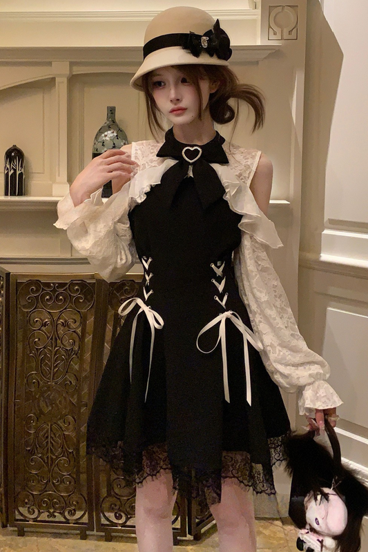 レースアップオフショルダードレス