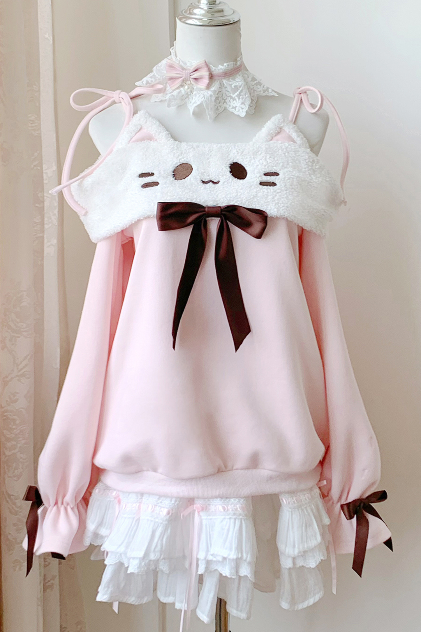 キャットオフショルダートップス+ケーキスカート