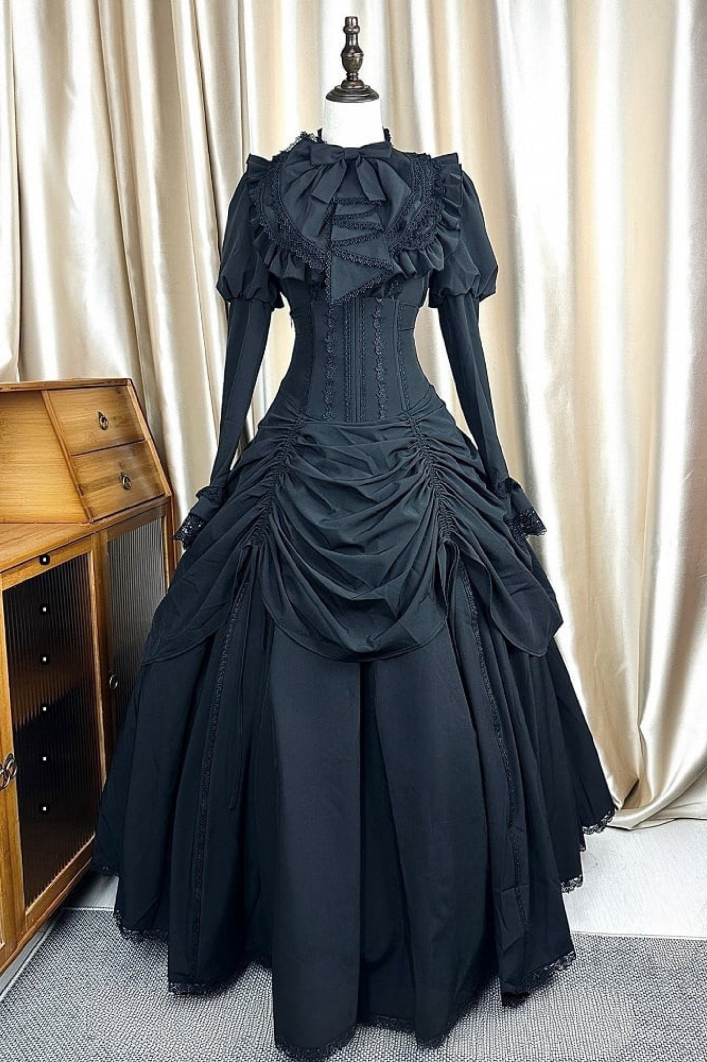 【1月3日予約締切】Return of the Witchesダークゴシックローズラッフルトップス＋プルアップコルセットスカート